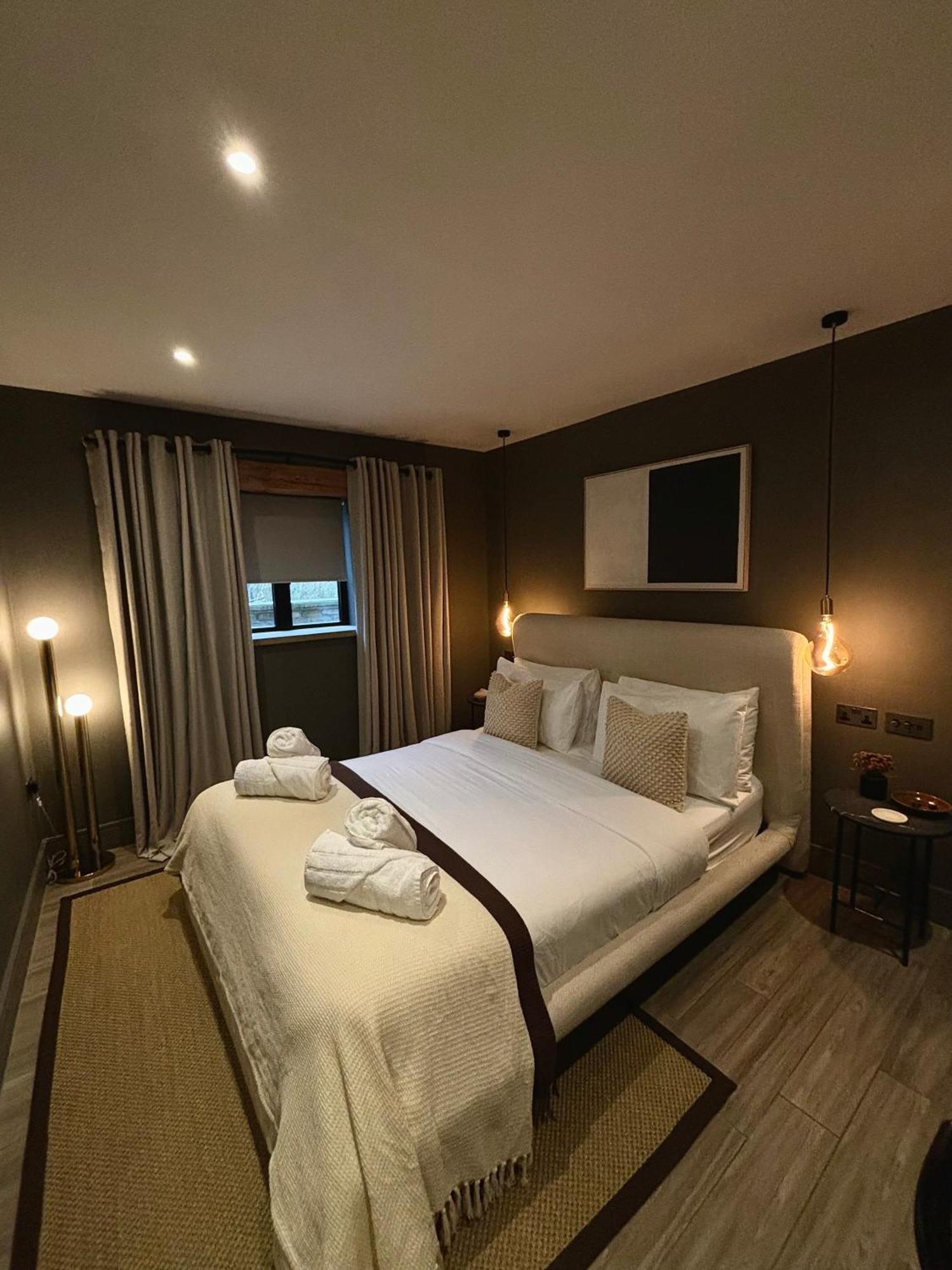 Apartments For Two In Brand New Luxury Rural Farmhouse Escape ラムズボトム エクステリア 写真