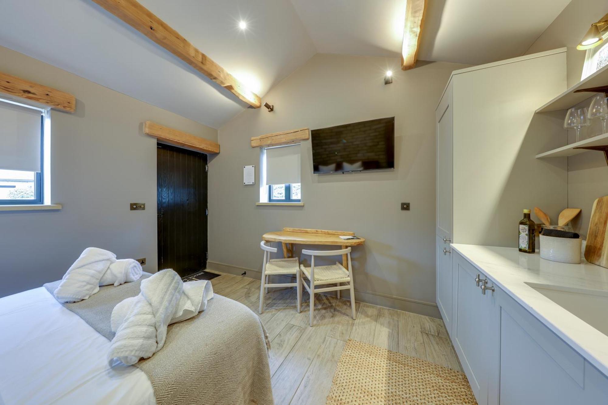 Apartments For Two In Brand New Luxury Rural Farmhouse Escape ラムズボトム エクステリア 写真